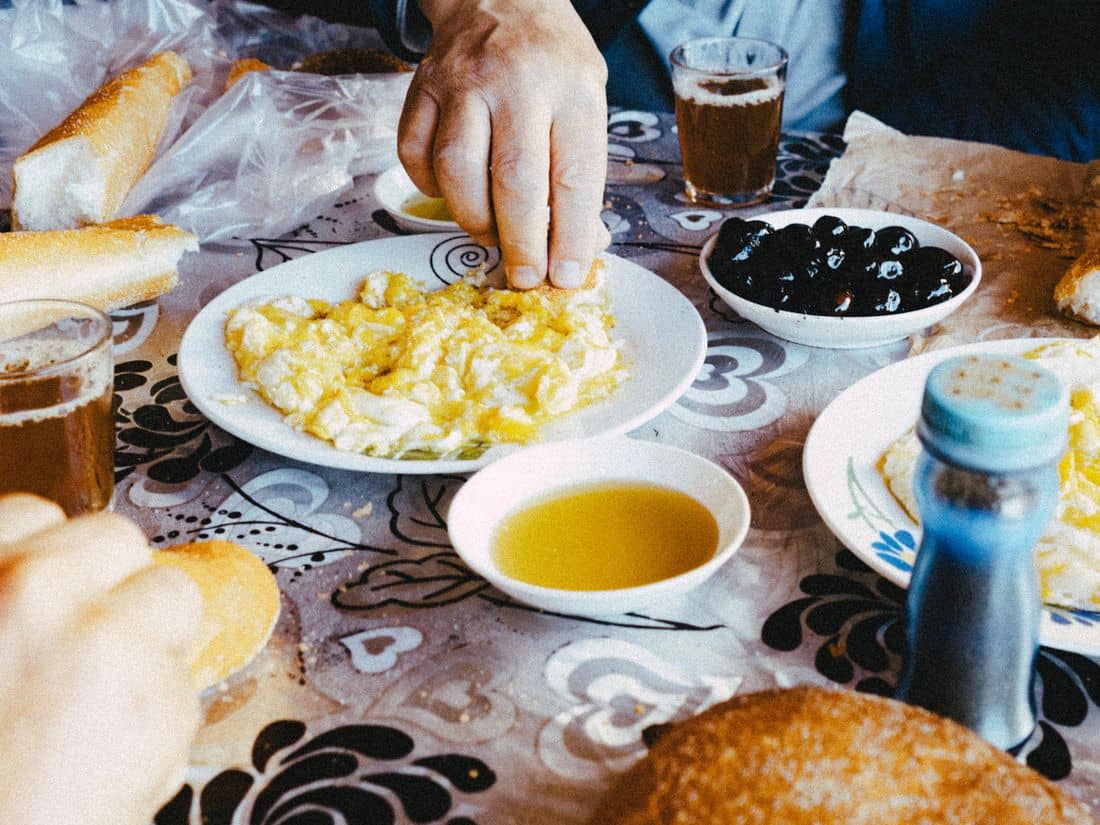 Table de petit-déjeuner marocaine traditionnelle